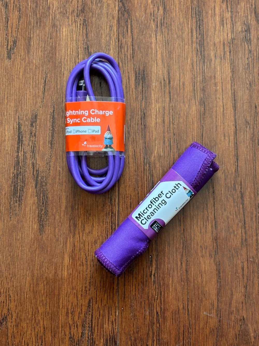 Travelocity Purple Lightning Charge & Microfiber Cleaning Cloth Bundle